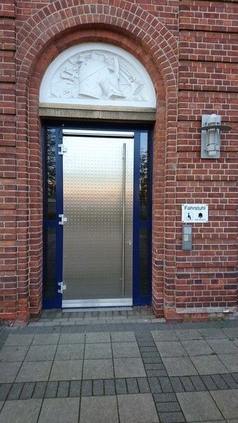 Bild des barrierefreien Zuganges zum Gerichtsgebäude des Arbeitsgerichts Lüneburg