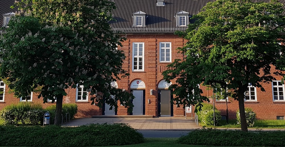 Bild des Gerichtsgebäudes (Frontansicht des Arbeitsgerichts Lüneburg)